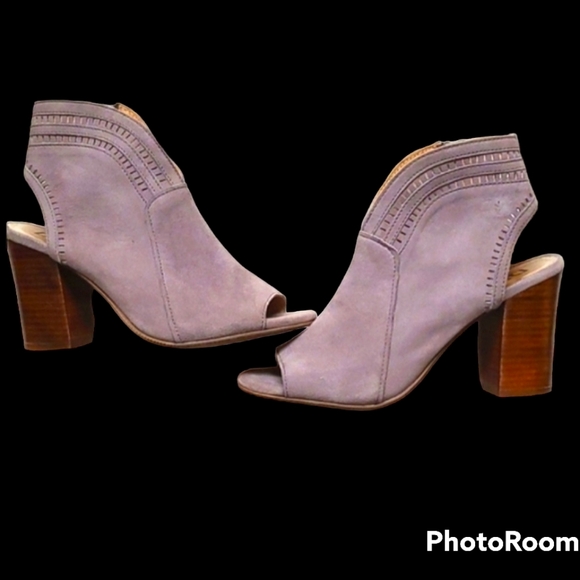 DIBA NEW Gray Suede Ankle Boots/Booties Peep Toe & Heel Size 9 - Picture 1 of 5